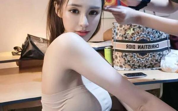 chloe魔鬼身材(传说中的魔鬼身材)