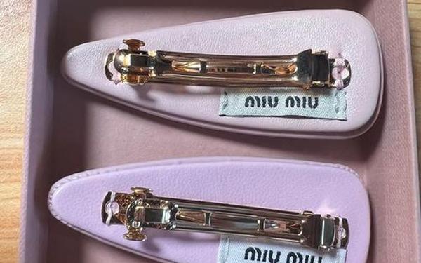 miumiu发夹价格;miumiu为什么那么贵
