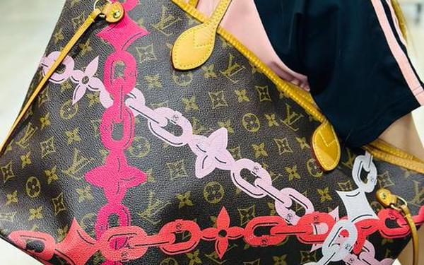 lv托特包新款_lv中号托特包价格