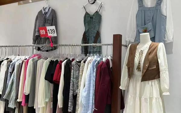 入卡女装加盟店,她衣柜女装怎么加盟