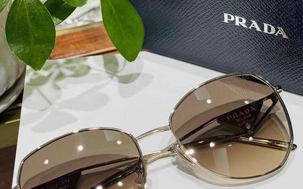 prada墨镜价格(prada眼镜框官网)