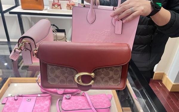 mcm和蔻驰是一个档次么,蔻驰是哪个国家的品牌包