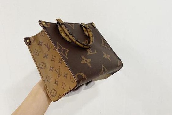 lv托特包官网价格和图片_lv的托特包多少钱