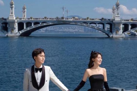 伯爵婚纱摄影官网—大理铂爵婚纱摄影官网