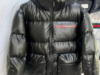 prada衣服—普拉达男款羽绒服价格