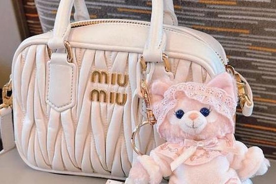 miumiu中国售后电话(miumiu官网中国官网)