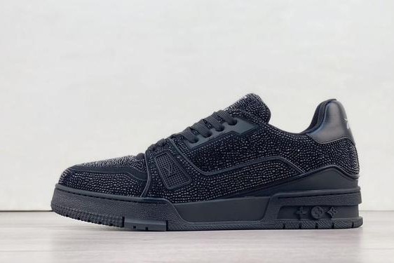lv限量版全钻男鞋、nike和lv的合作款鞋子