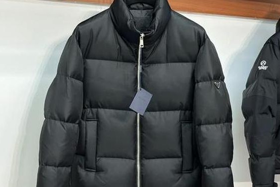 prada官网中文官方,prada羽绒服