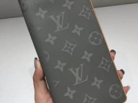 lv限量版镭射包多少钱,lv镭射钱包M63236价格