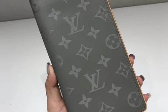 lv限量版镭射包多少钱,lv镭射钱包M63236价格