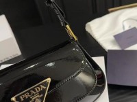 prada腋下包价格 prada 官网女包价格及图片