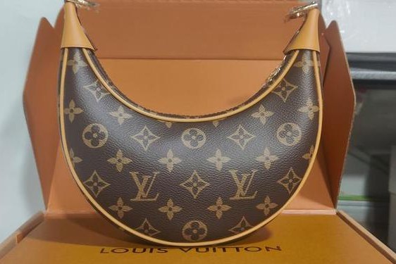 lv手拿包图片大全、lv小挎包图片大全