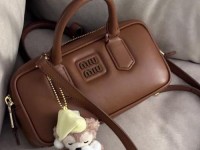 miumiu包包大全(miumiu官方旗舰店官网)