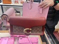 mcm和蔻驰是一个档次么,蔻驰是哪个国家的品牌包
