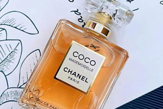 coco香奈儿照片_coco小姐香水图片