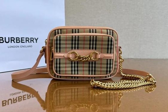 burberry包_burberry是什么牌子的包包