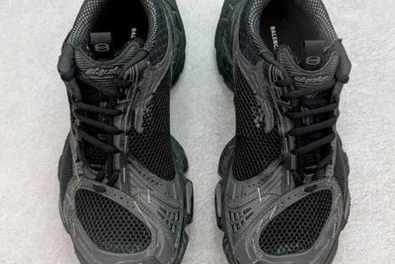 sneakers官网、sneaker圈是什么意思