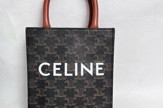 celine算奢侈品吗-celine是什么牌子