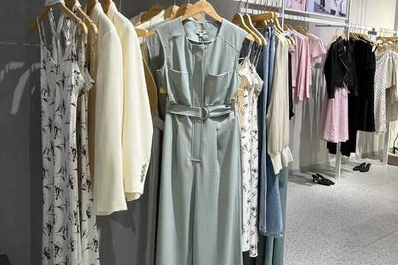 only女装(only一家的女装品牌)
