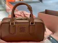 miumiu丝绒包—miumiu包什么档次