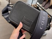 coach男款相机包_蔻驰相机包怎么背好看