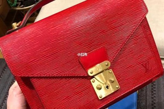 lv限量版红色手拿包_红色lv包