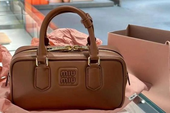 miumiu2024新款_miumiu全系列包包