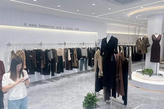 15小时女装实体店地址;高个子女装店铺推荐